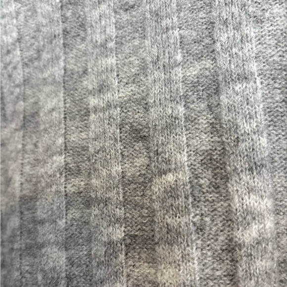 Divided Light Gray Knit Top - Picture 5 of 6